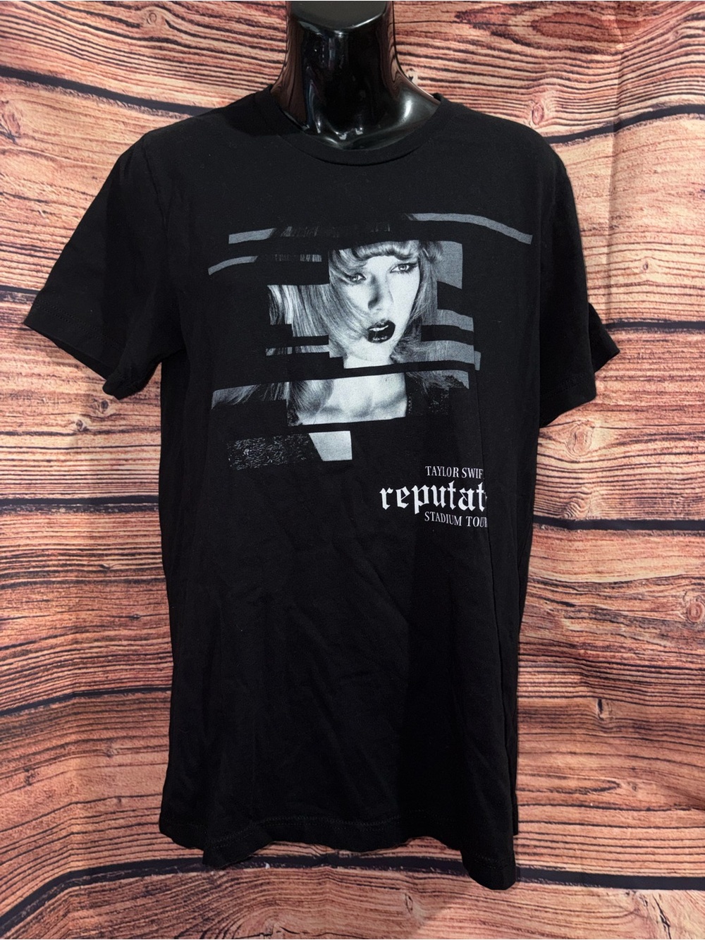 Taylor Swift Reputation Tour Black Graphic Tee Short Sleeve Stadium Concert
